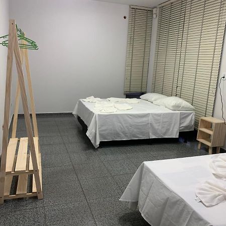 H One Hostel Goiania Bagian luar foto